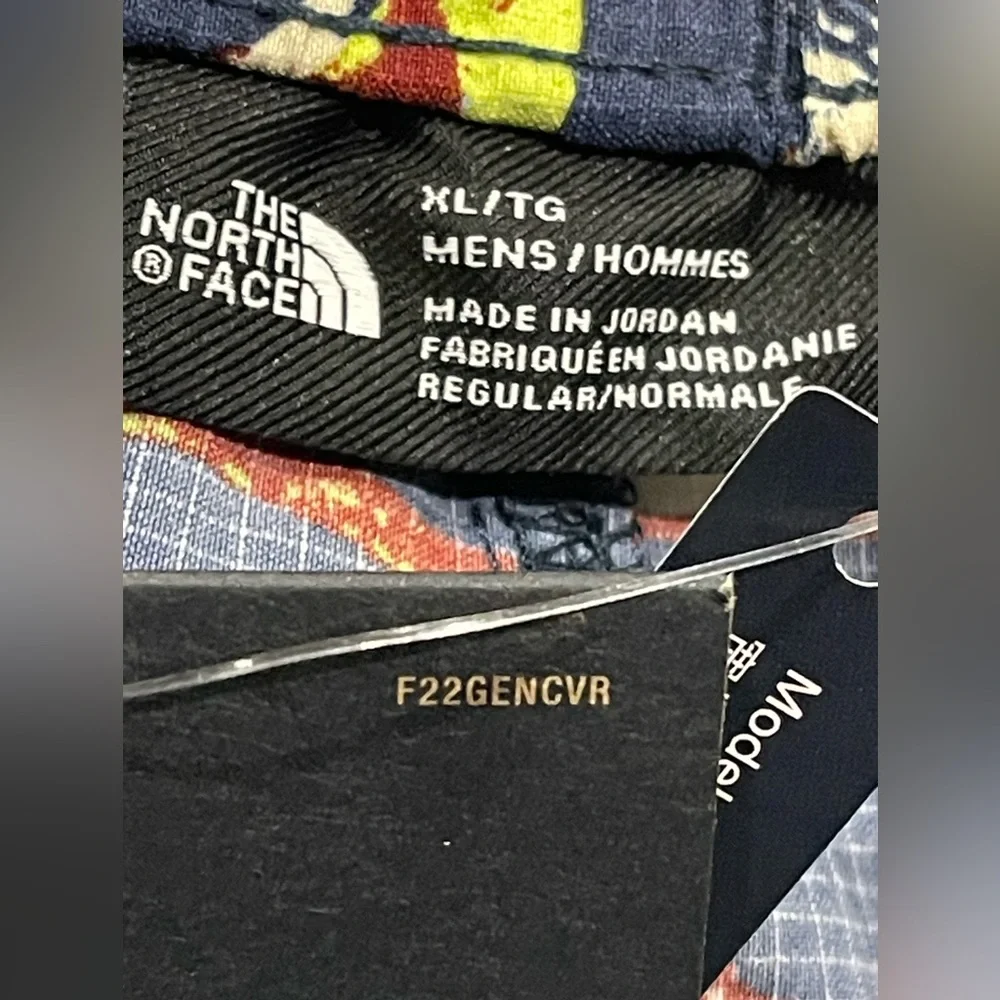 The North Face Men Athletic Shorts Size X-Large Fishing Lure Logo Shorts NEW